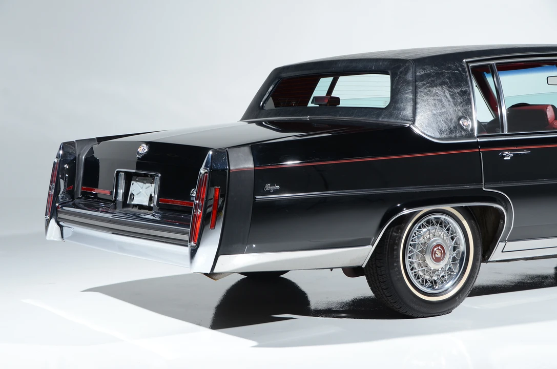 1989 Cadillac Brougham - Image 25 of 31