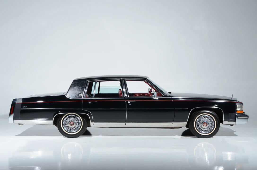 1989 Cadillac Brougham - Image 8 of 31