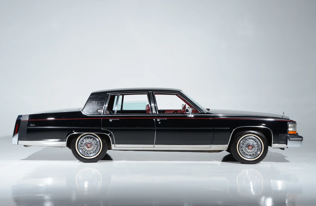 1989 Cadillac Brougham - Image 9 of 31