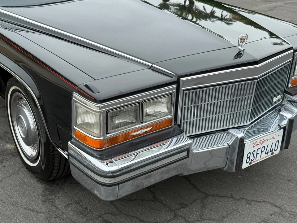 1989 Cadillac Brougham - Image 13 of 21