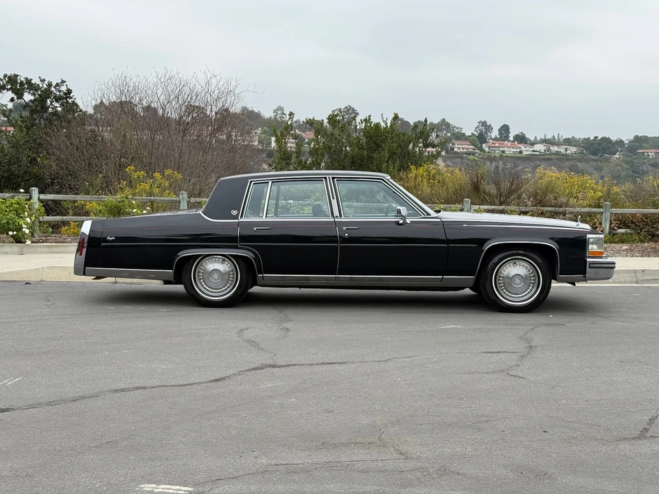 1989 Cadillac Brougham - Image 9 of 21