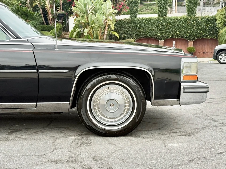 1989 Cadillac Brougham - Image 19 of 21