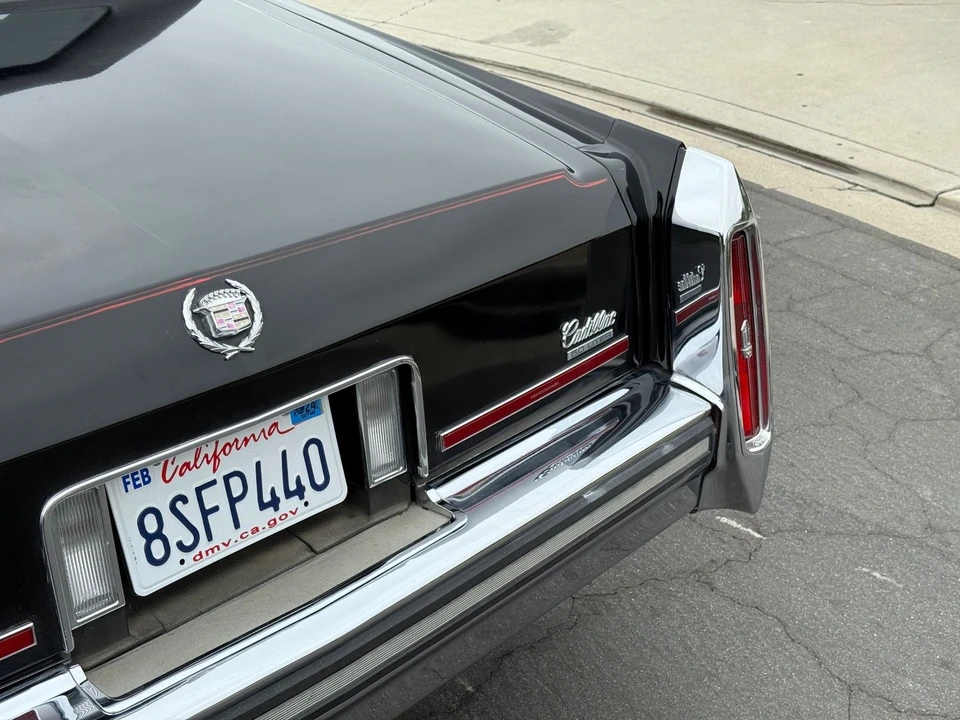 1989 Cadillac Brougham - Image 6 of 21