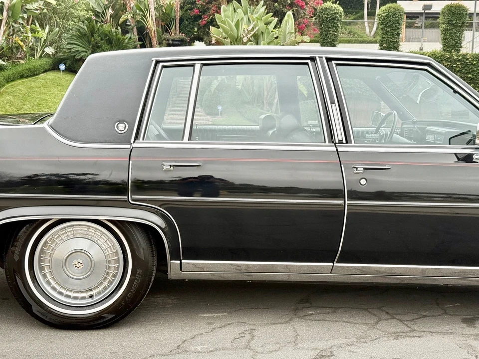 1989 Cadillac Brougham - Image 20 of 21