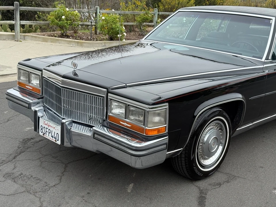 1989 Cadillac Brougham - Image 14 of 21