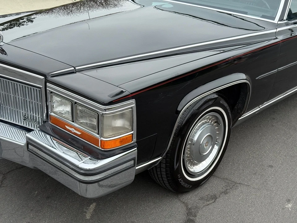 1989 Cadillac Brougham - Image 15 of 21