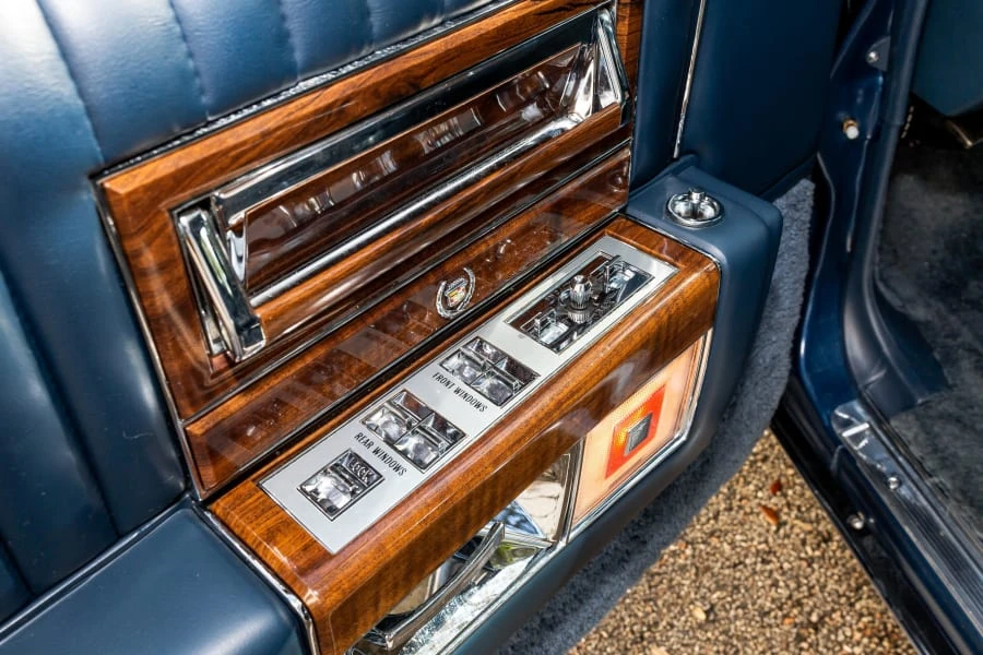 1989 Cadillac Brougham - Image 6 of 12