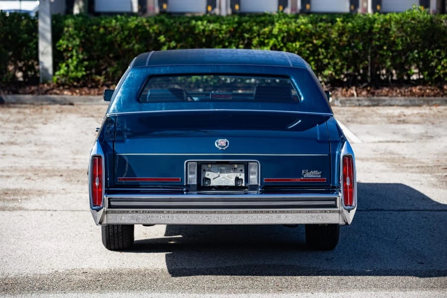1989 Cadillac Brougham - Image 10 of 12