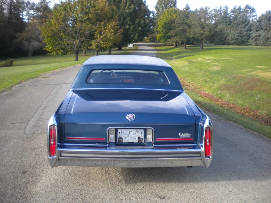 1989 Cadillac Brougham - Image 4 of 8