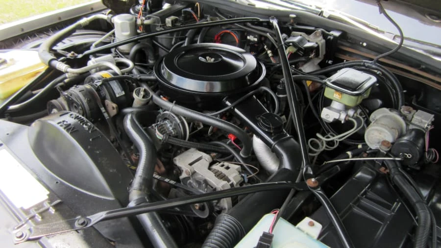 1989 Cadillac Brougham - Image 5 of 6