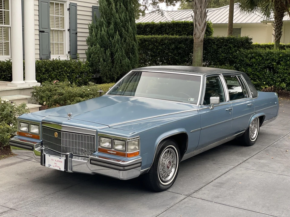 1989 Cadillac Brougham - Image 2 of 31
