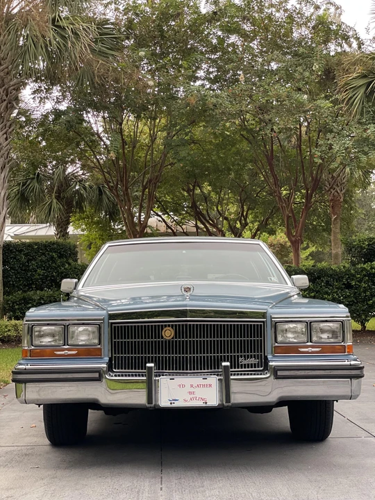 1989 Cadillac Brougham - Image 8 of 31