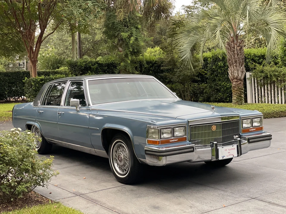 1989 Cadillac Brougham - Image 7 of 31
