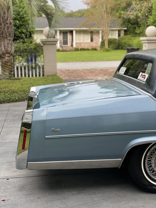 1989 Cadillac Brougham - Image 24 of 31