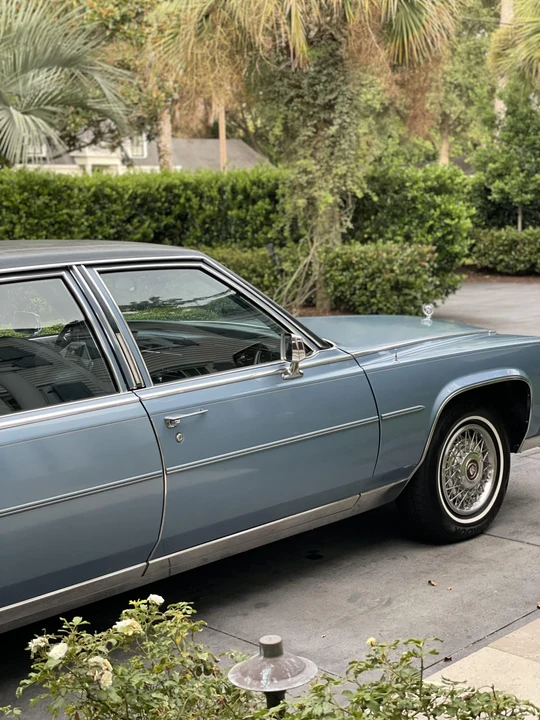 1989 Cadillac Brougham - Image 27 of 31