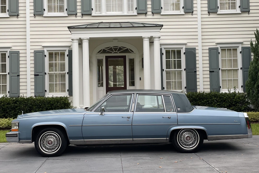 1989 Cadillac Brougham - Image 3 of 31