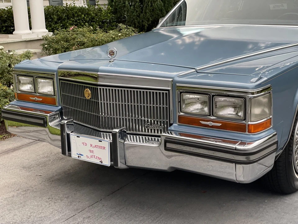 1989 Cadillac Brougham - Image 11 of 31