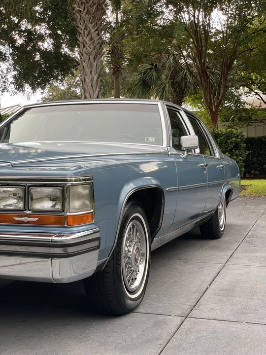 1989 Cadillac Brougham - Image 13 of 31