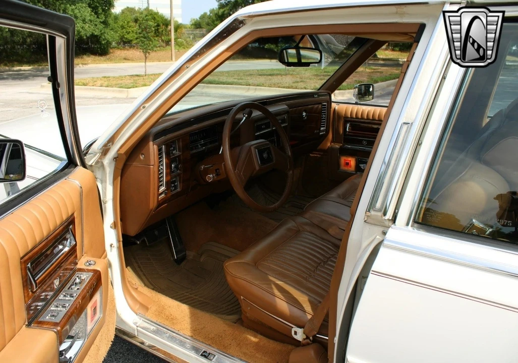 1989 Cadillac Brougham - Image 19 of 21