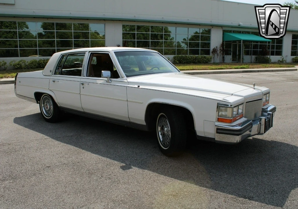 1989 Cadillac Brougham - Image 10 of 12