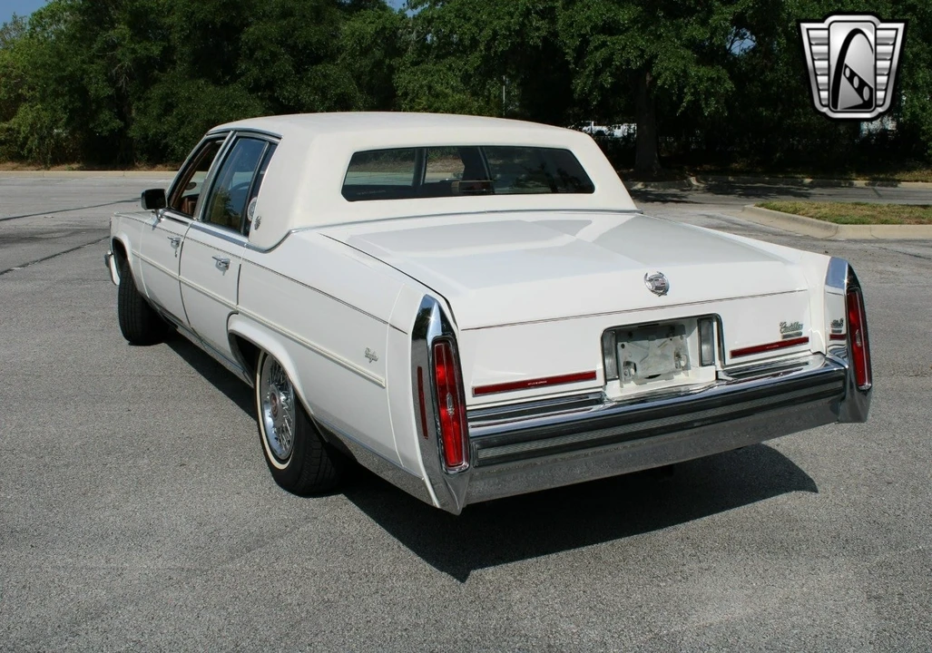 1989 Cadillac Brougham - Image 8 of 12