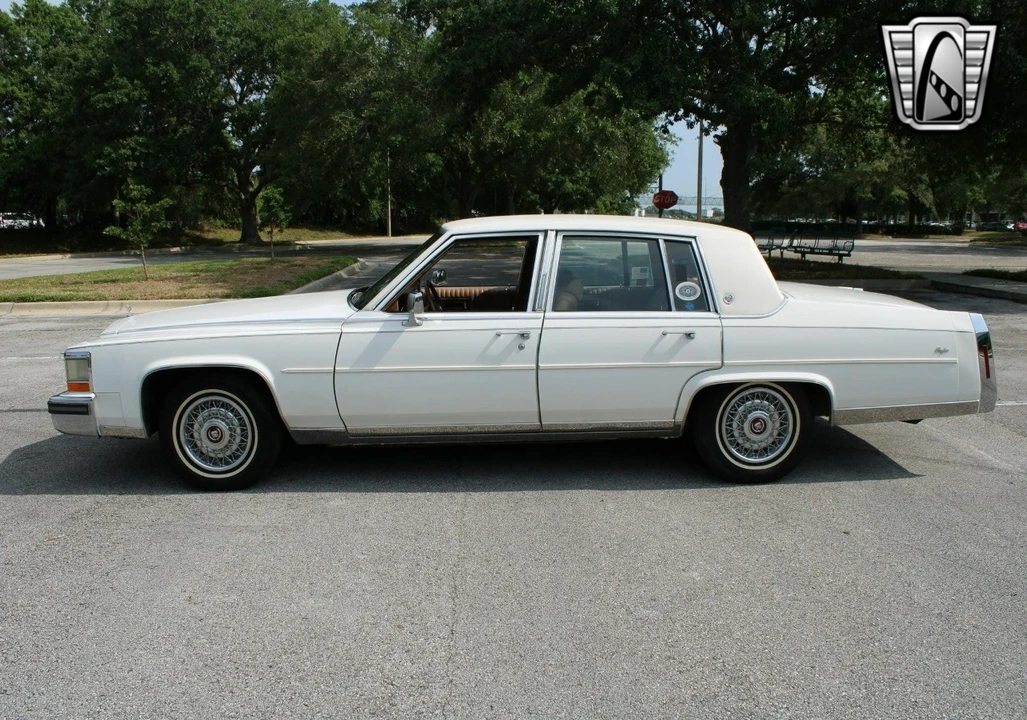 1989 Cadillac Brougham - Image 15 of 21