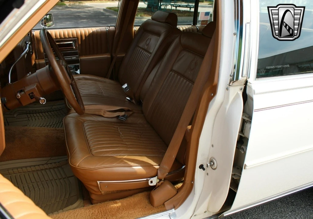1989 Cadillac Brougham - Image 20 of 21