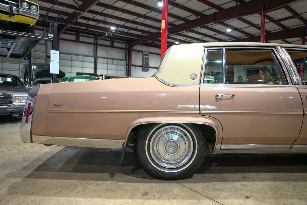 1989 Cadillac Brougham - Image 9 of 12