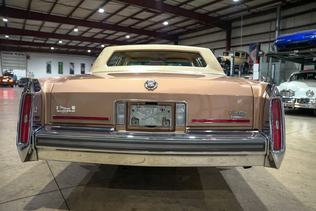 1989 Cadillac Brougham - Image 7 of 12