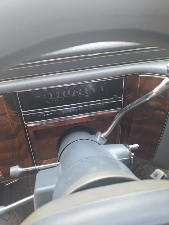 1989 Cadillac Brougham - Image 18 of 24