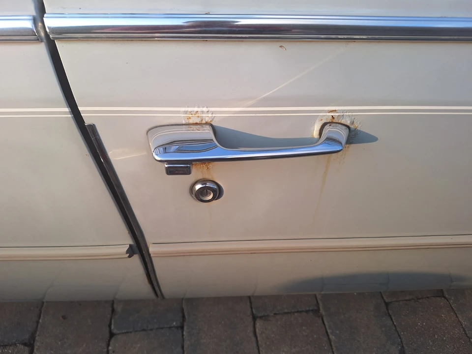 1989 Cadillac Brougham - Image 11 of 24