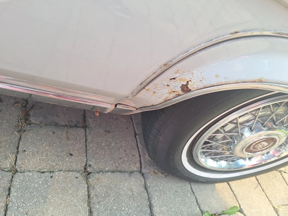 1989 Cadillac Brougham - Image 13 of 24