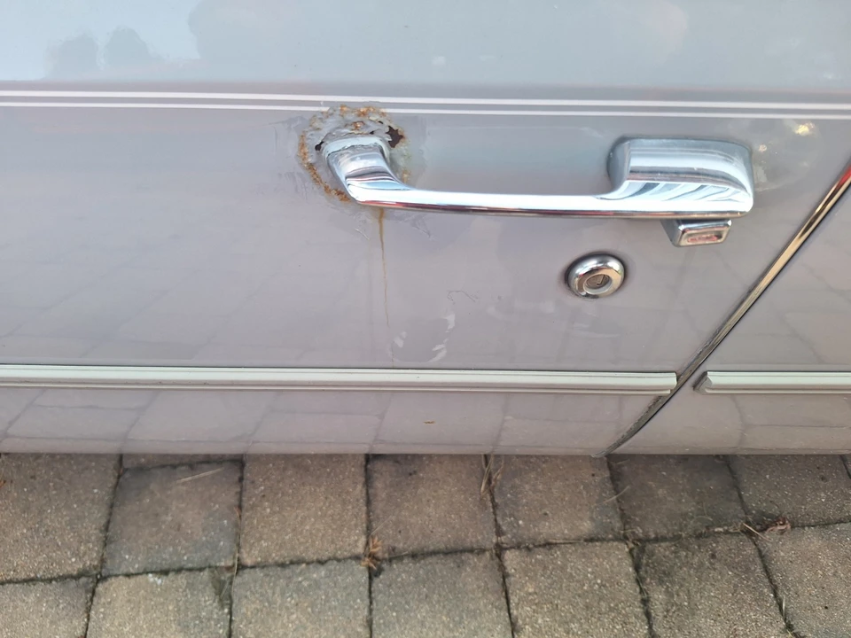 1989 Cadillac Brougham - Image 12 of 24