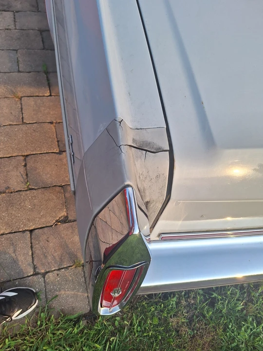 1989 Cadillac Brougham - Image 15 of 24