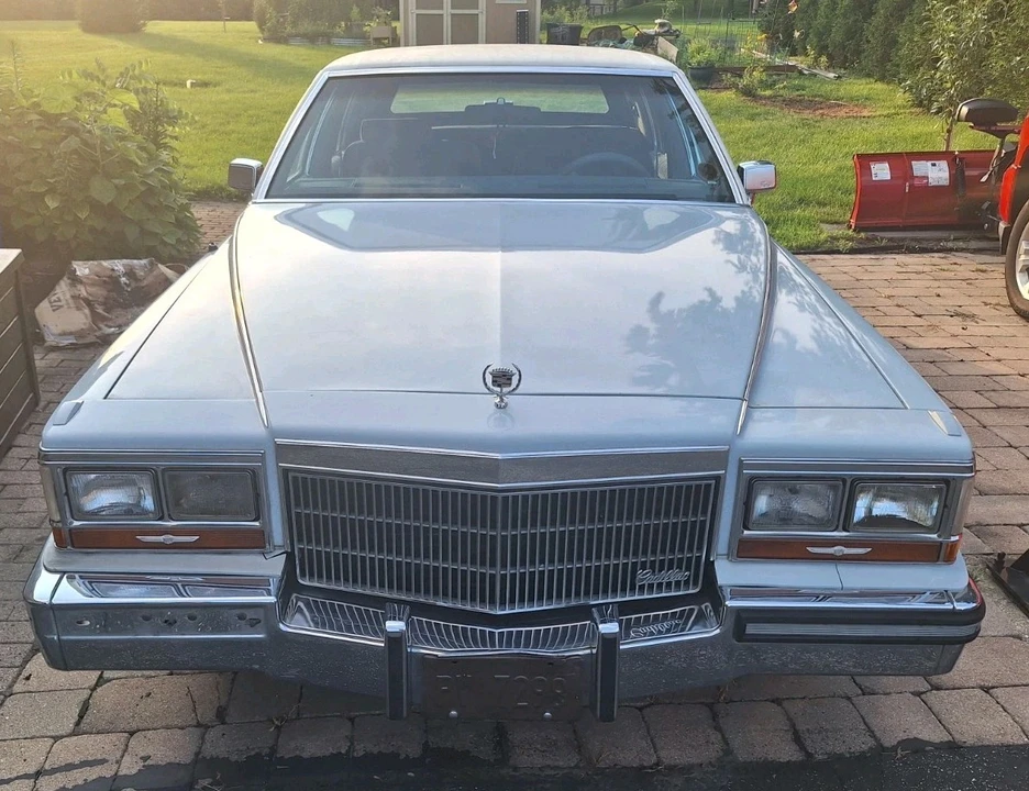 1989 Cadillac Brougham - Image 2 of 24