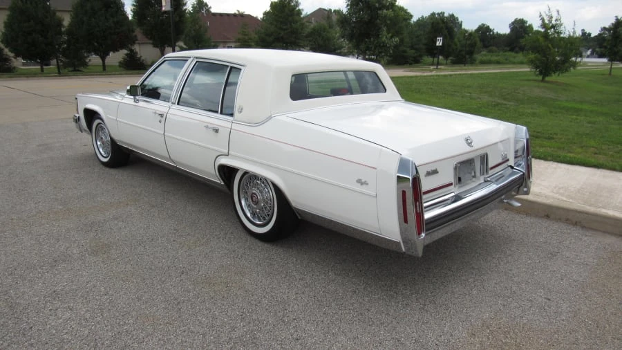 1989 Cadillac Brougham - Image 3 of 9