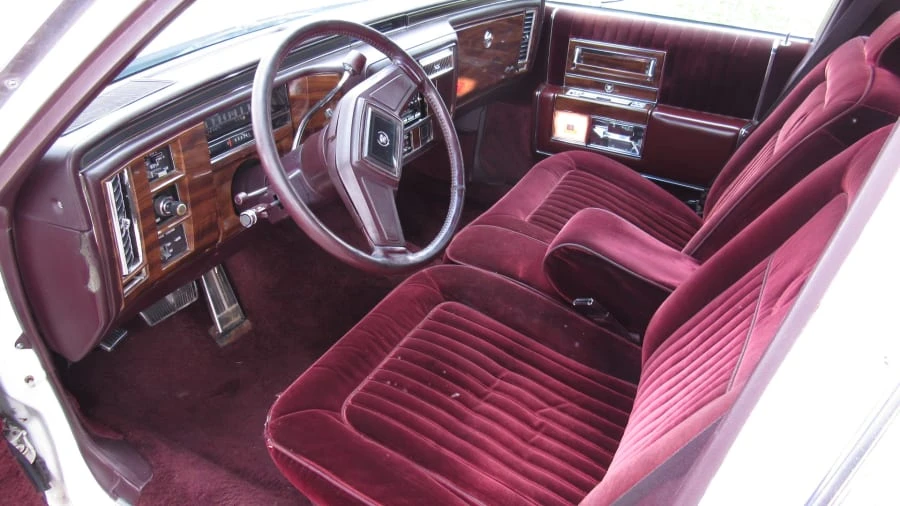 1989 Cadillac Brougham - Image 4 of 9
