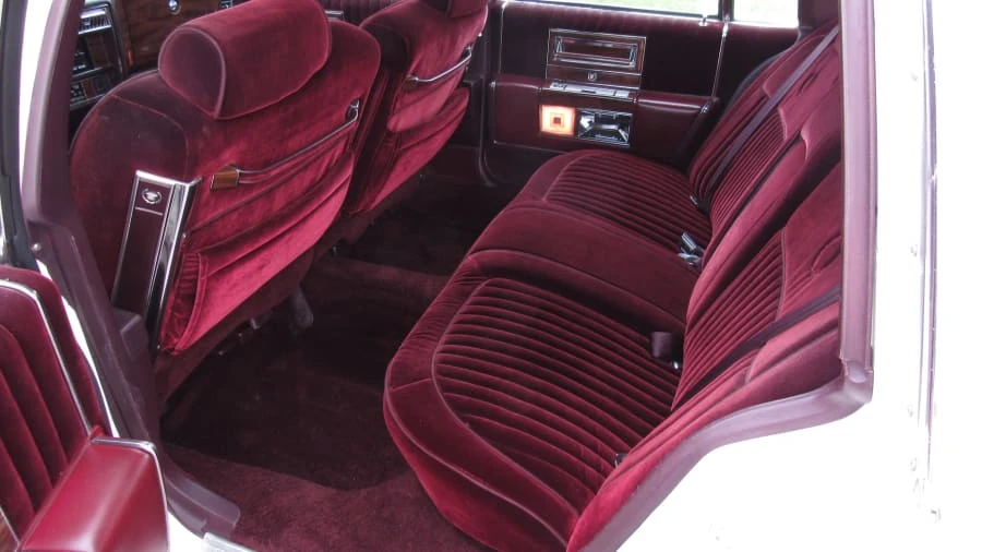 1989 Cadillac Brougham - Image 5 of 9