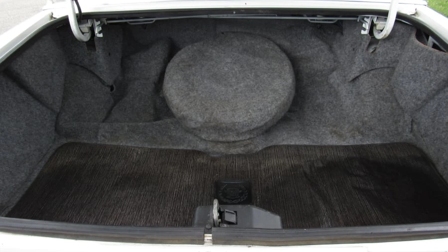1989 Cadillac Brougham - Image 7 of 9