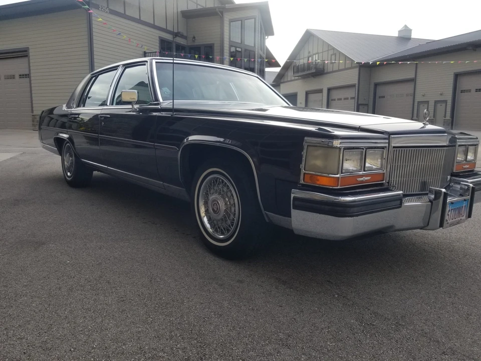 1989 Cadillac Brougham - Image 4 of 31