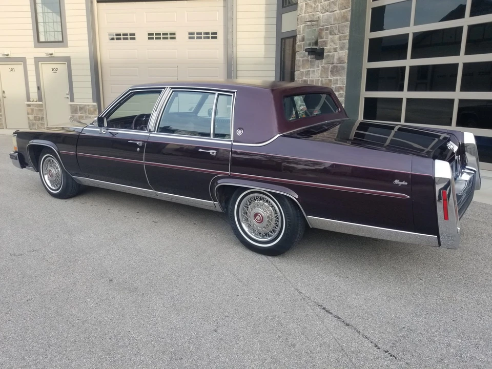 1989 Cadillac Brougham - Image 8 of 31