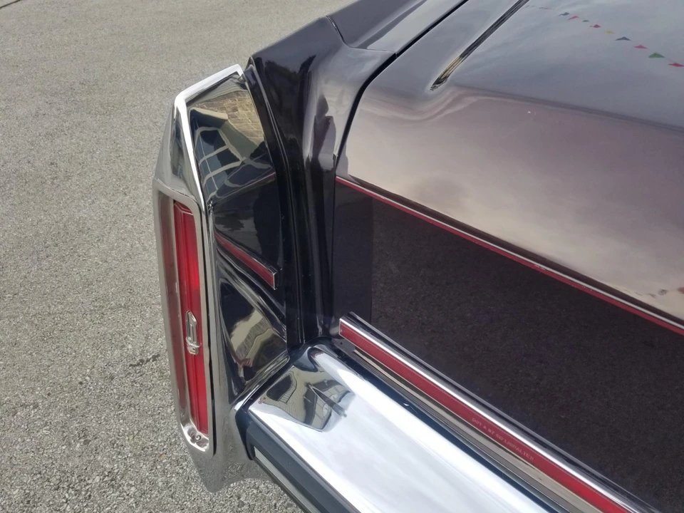 1989 Cadillac Brougham - Image 24 of 31