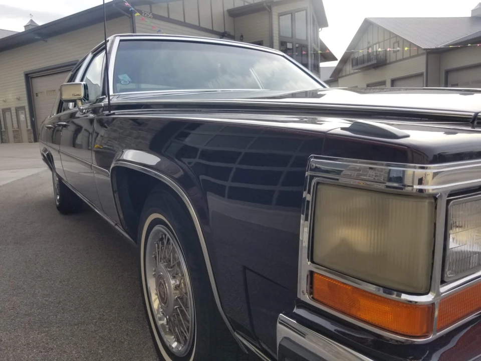 1989 Cadillac Brougham - Image 12 of 31