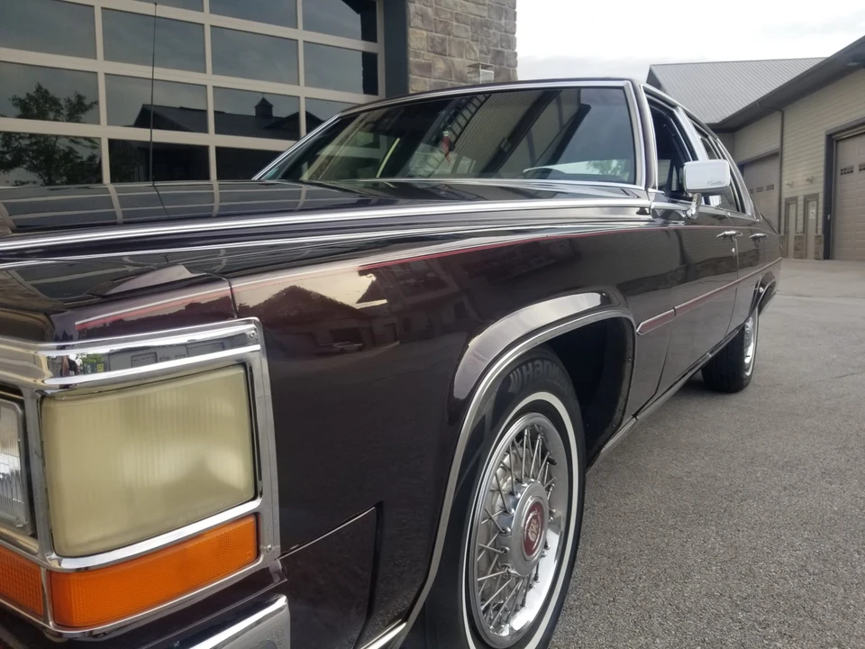 1989 Cadillac Brougham - Image 10 of 31