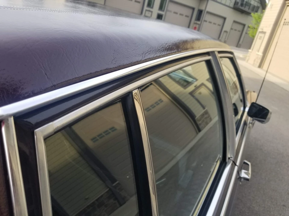 1989 Cadillac Brougham - Image 14 of 31