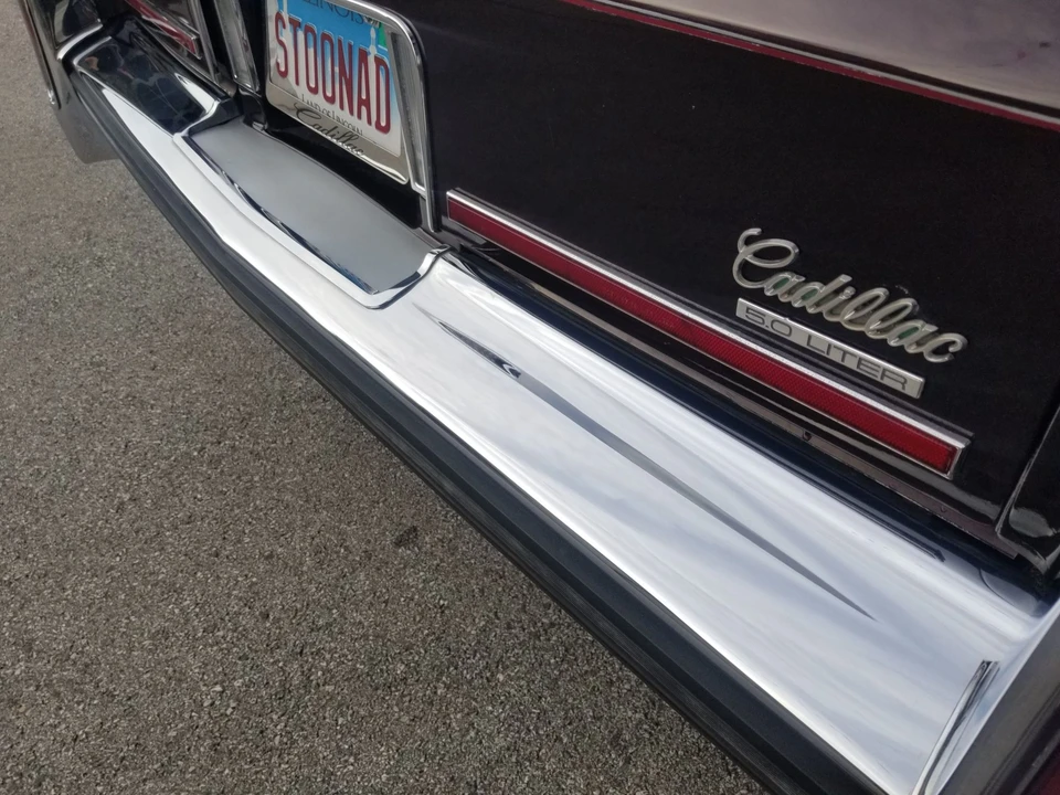 1989 Cadillac Brougham - Image 16 of 31