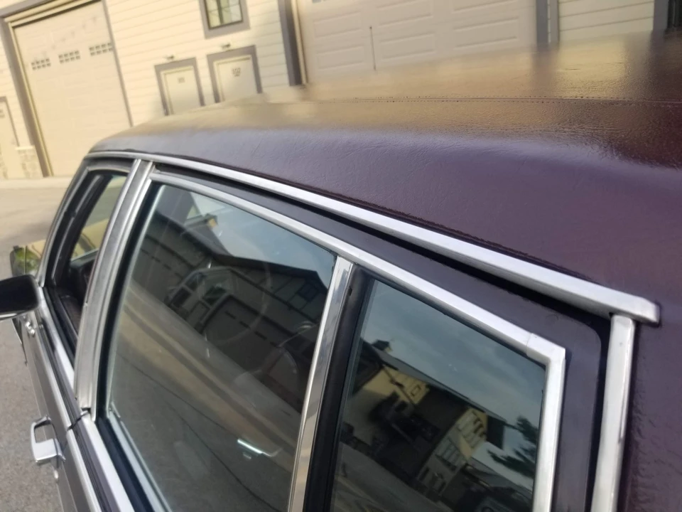 1989 Cadillac Brougham - Image 21 of 31