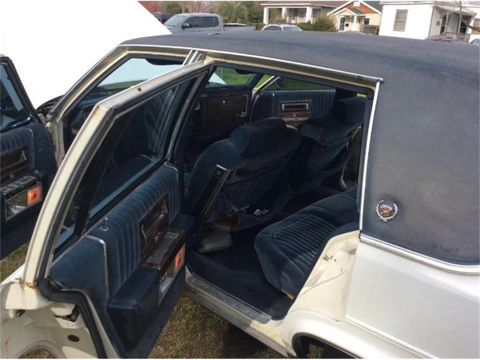 1989 Cadillac Brougham - Image 4 of 19