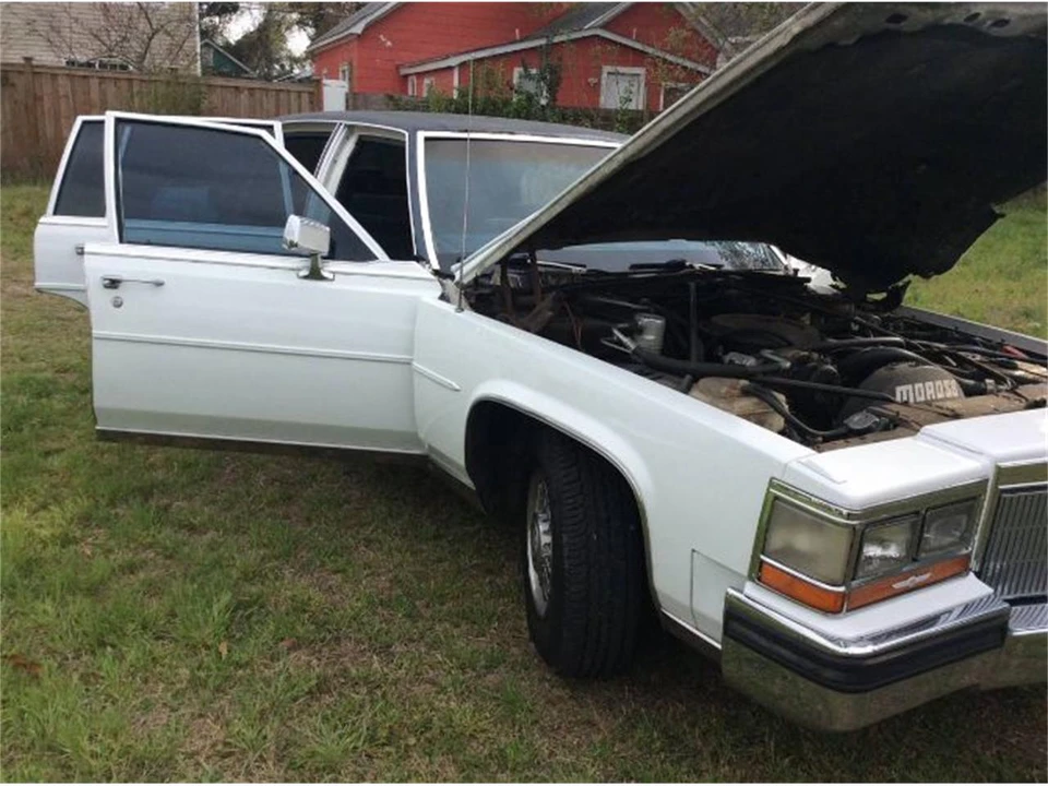 1989 Cadillac Brougham - Image 9 of 19
