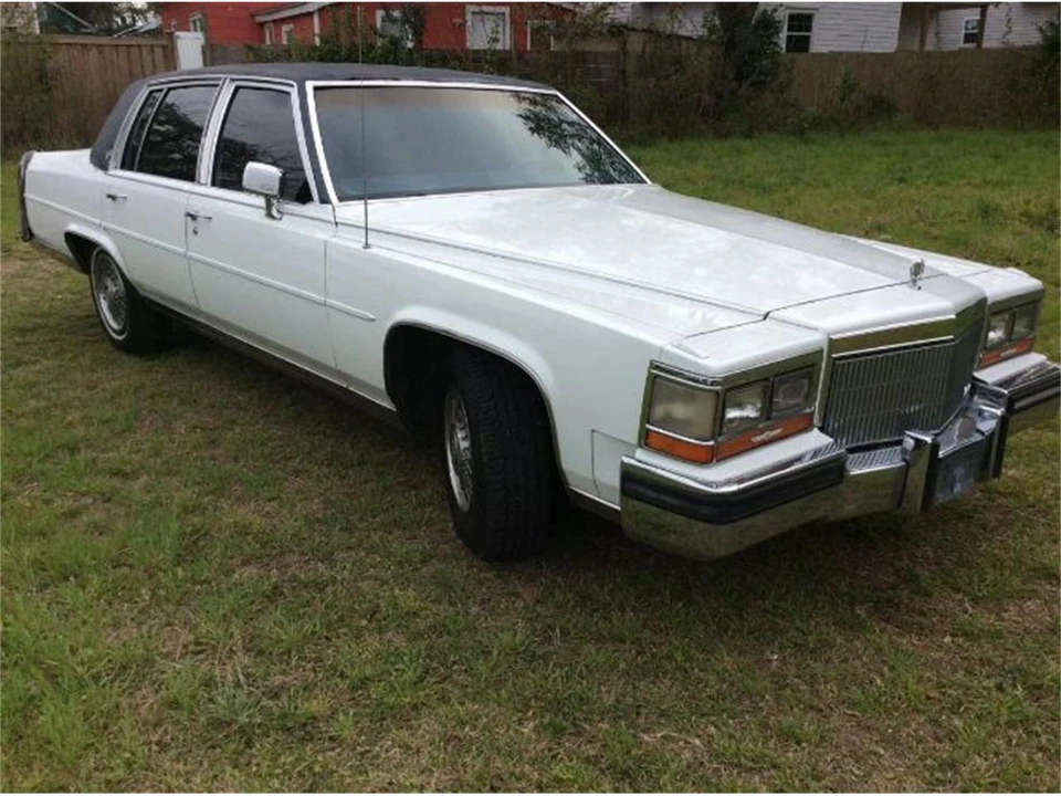 1989 Cadillac Brougham - Image 18 of 19
